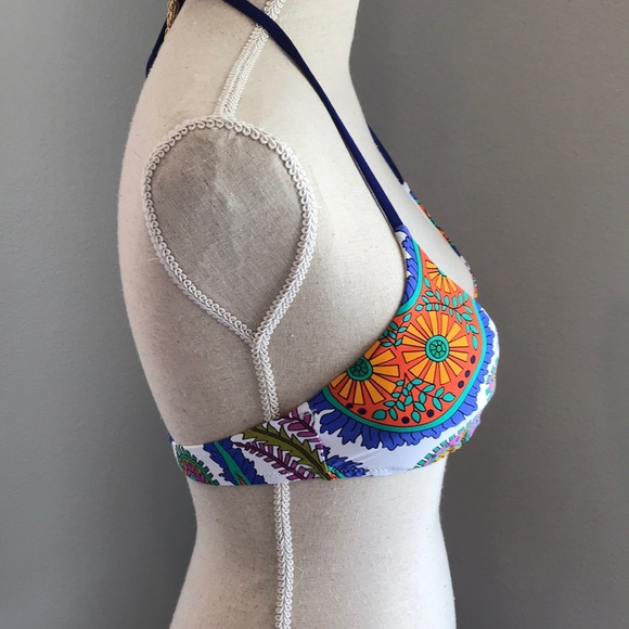 Trina Turk Pacific Paisley Triangle Bikini Top 8 - Picture 7 of 8
